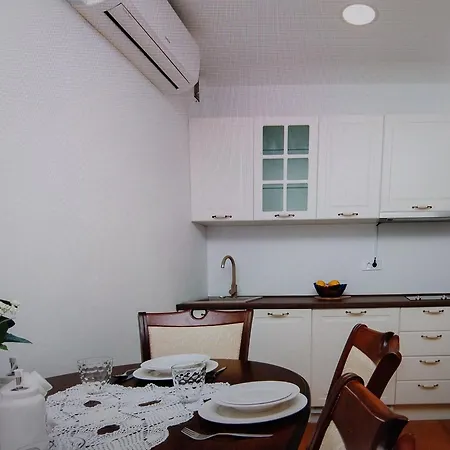 Piran Beach Apartment