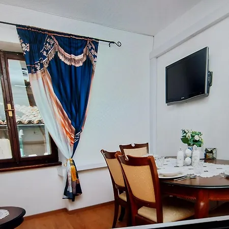 Piran Beach Apartment Apartamento *