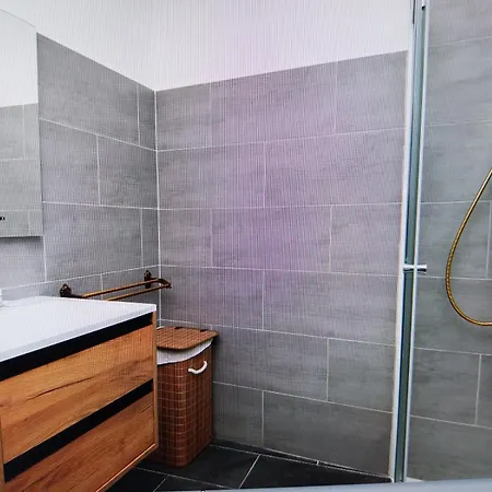 Piran Beach Apartment Apartamento Piran
